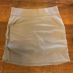 Columbia nwot Omni-shield s/p gray skort